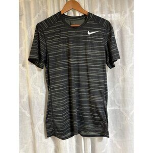 Nike Black & Gray Dri-Fit Fitted Short Sleeve Pullover Shirt - Men's Medium